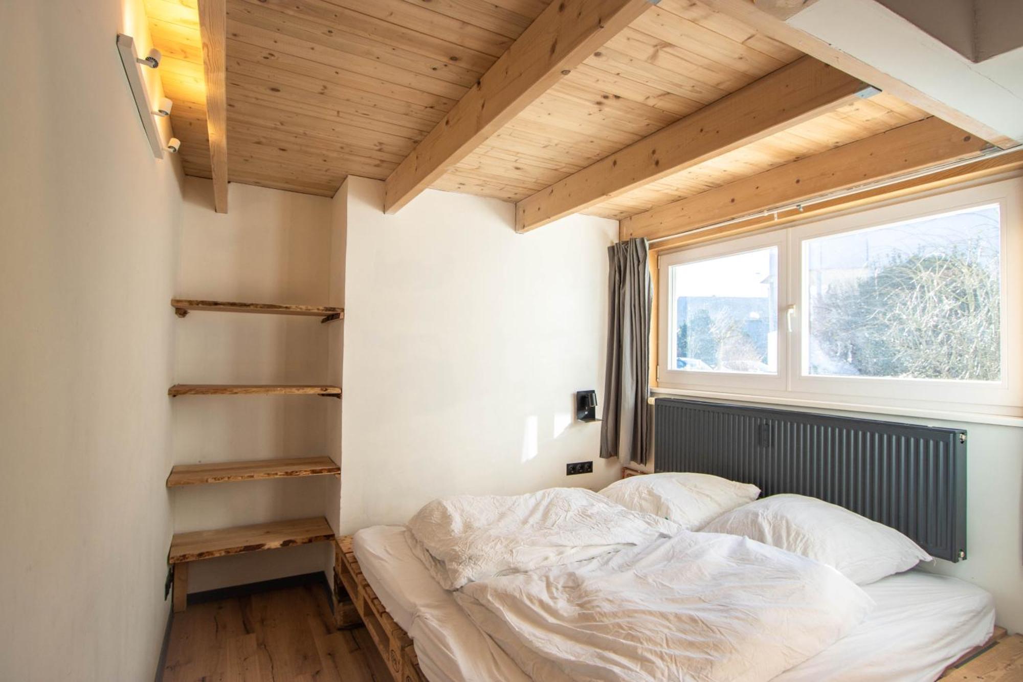 Familienzimmer mit Doppelbett