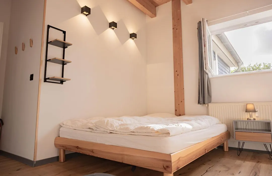 Hostel oder Ferienwohnung 1-16 Personen im BLAUEN HAUS-1